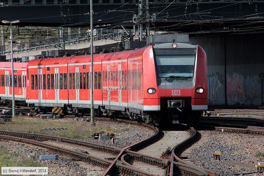 Deutsche Bahn - 425121-1
/ Bild: db4251211_bk1403290007.jpg