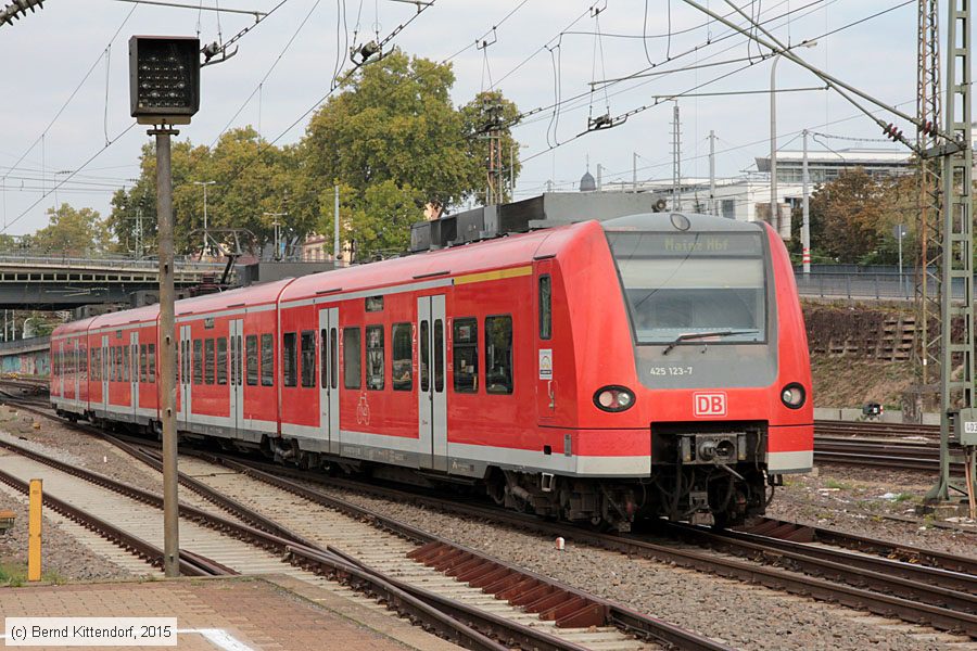 Deutsche Bahn - 425123-7
/ Bild: db4251237_bk1510110017.jpg