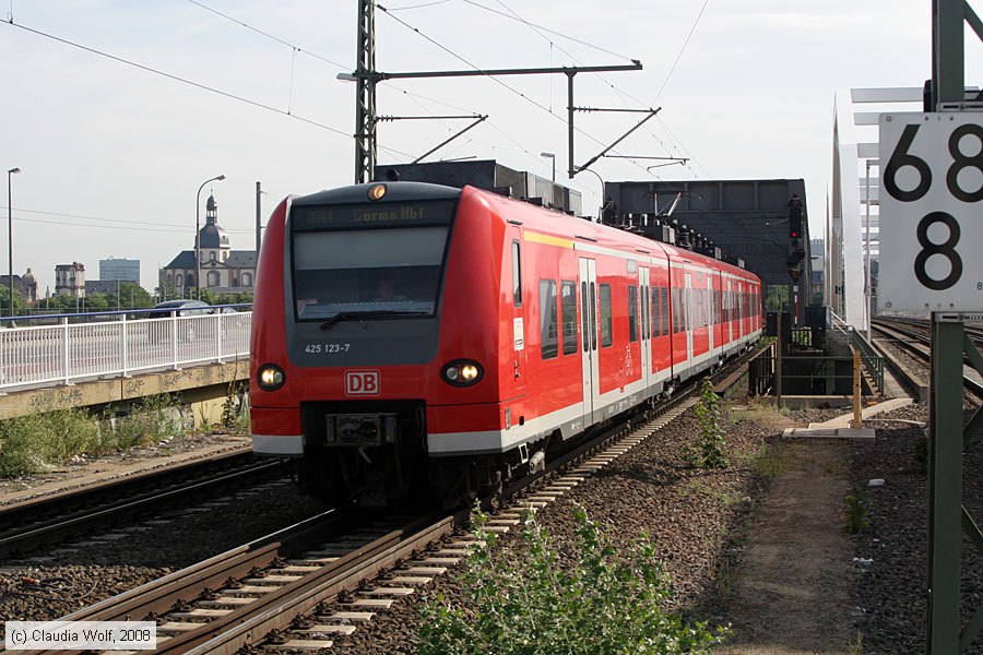Deutsche Bahn - 425123-7
/ Bild: db4251237_cw0807100026.jpg