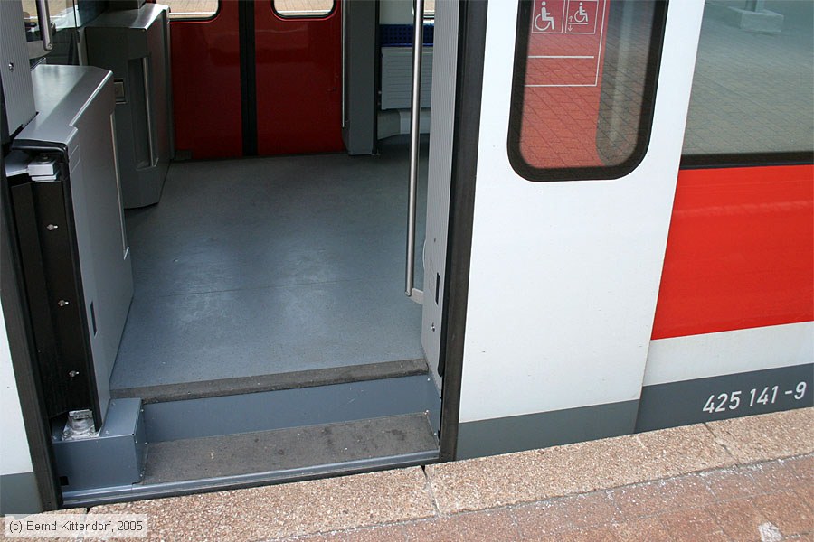 Deutsche Bahn - 425141-9
/ Bild: db4251419_e0022658.jpg Deutsche Bahn - 425141-9
/ Bild: db4251419_e0022658.jpg