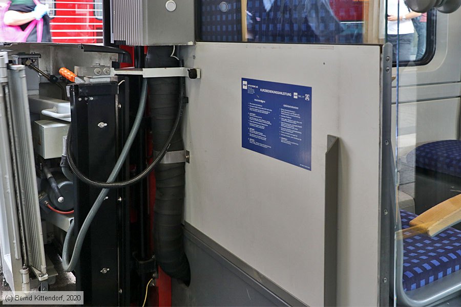 Deutsche Bahn - 425143-5 - Innenansicht
/ Bild: db4251435_bk2009100055.jpg