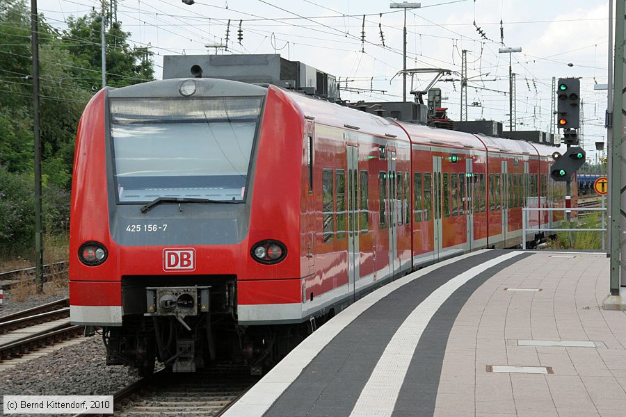 Deutsche Bahn - 425156-7
/ Bild: db4251567_bk1007130018.jpg
