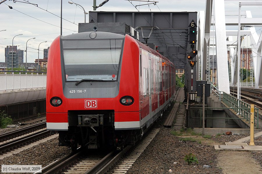 Deutsche Bahn - 425156-7
/ Bild: db4251567_cw0904270010.jpg Deutsche Bahn - 425156-7
/ Bild: db4251567_cw0904270010.jpg