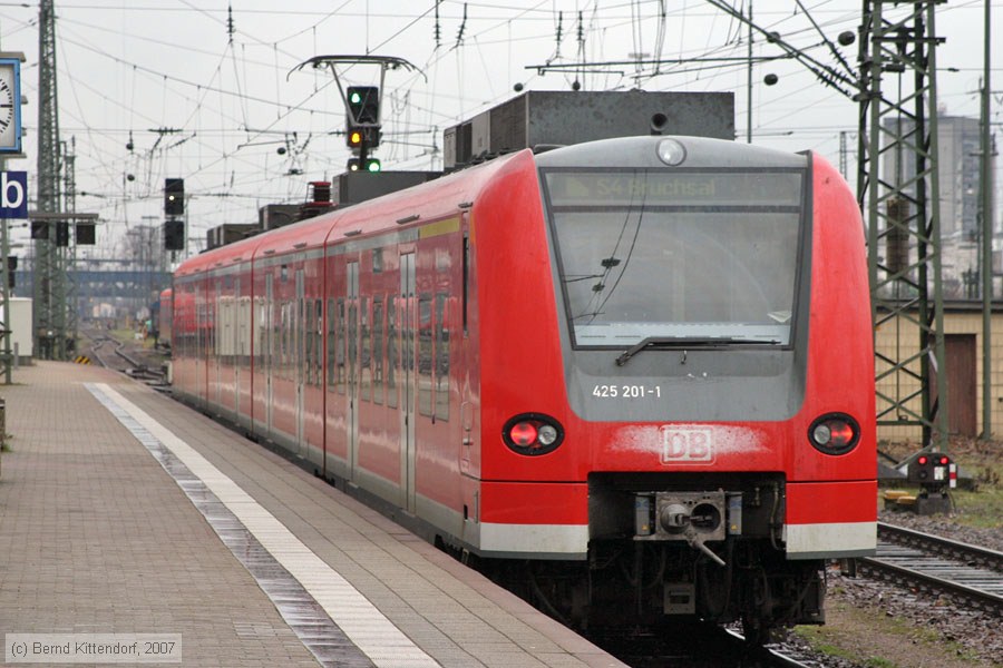 Deutsche Bahn - 425201-1
/ Bild: db4252011_bk0703220027.jpg