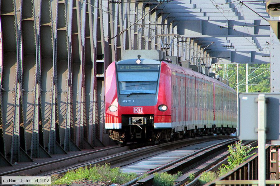 Deutsche Bahn - 425201-1
/ Bild: db4252011_bk1207240071.jpg