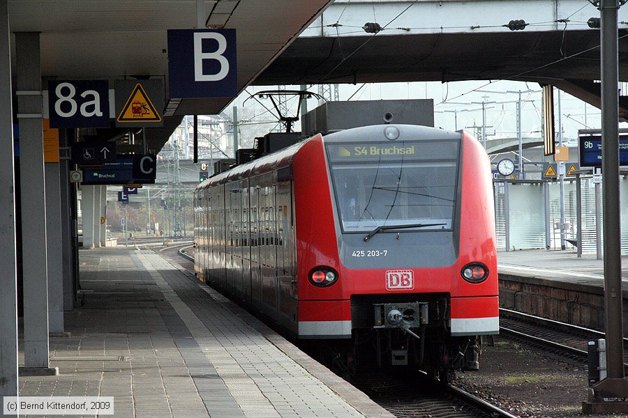Deutsche Bahn - S-Bahn Rhein Neckar - 425203-7
/ Bild: db4252037_bk0912070026.jpg