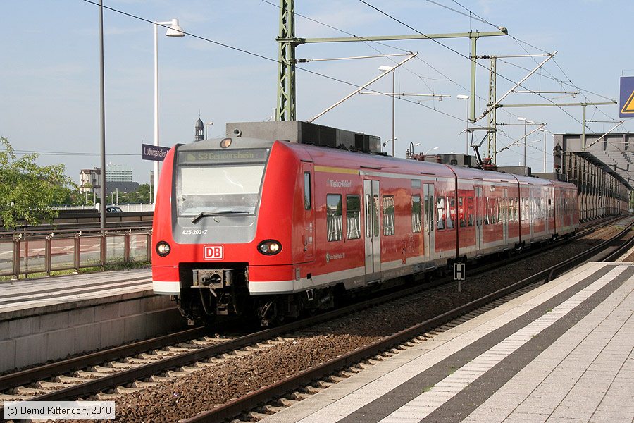 Deutsche Bahn - S-Bahn Rhein Neckar - 425203-7
/ Bild: db4252037_bk1006100015.jpg