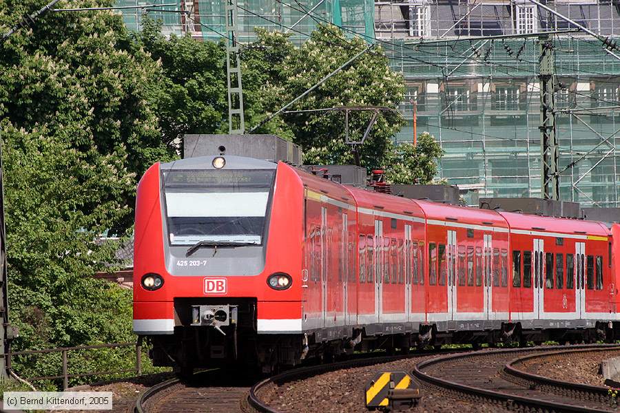 Deutsche Bahn - S-Bahn Rhein Neckar - 425203-7
/ Bild: db4252037_e0018327.jpg