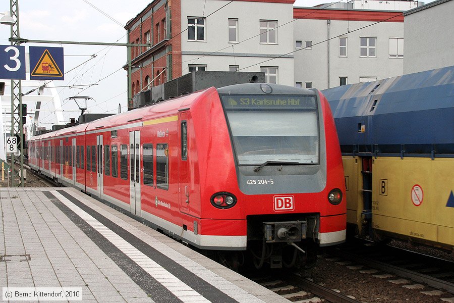 Deutsche Bahn - 425204-5
/ Bild: db4252045_bk1004210011.jpg