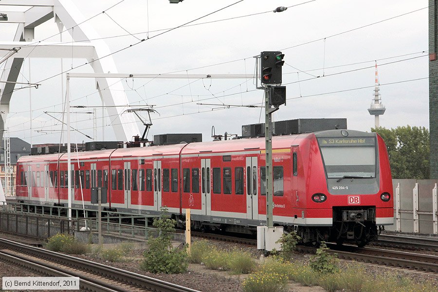Deutsche Bahn - 425204-5
/ Bild: db4252045_bk1109060092.jpg