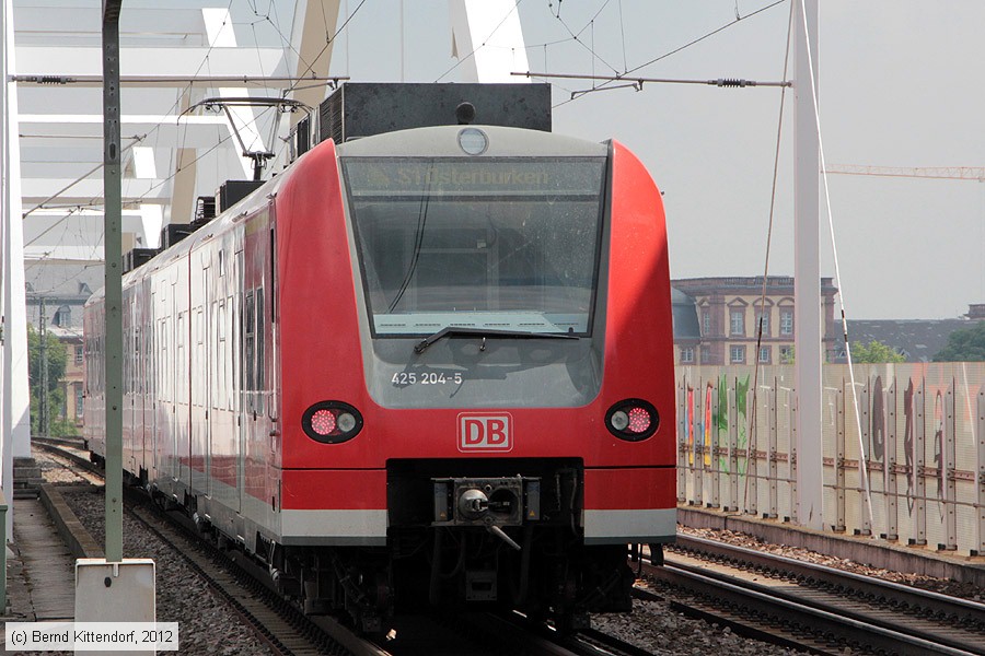 Deutsche Bahn - 425204-5
/ Bild: db4252045_bk1206140012.jpg