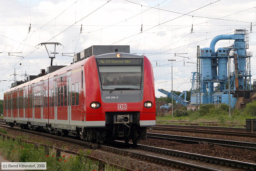 Deutsche Bahn - S-Bahn Rhein Neckar - 425206-0
/ Bild: db4252060_bk0606020091.jpg