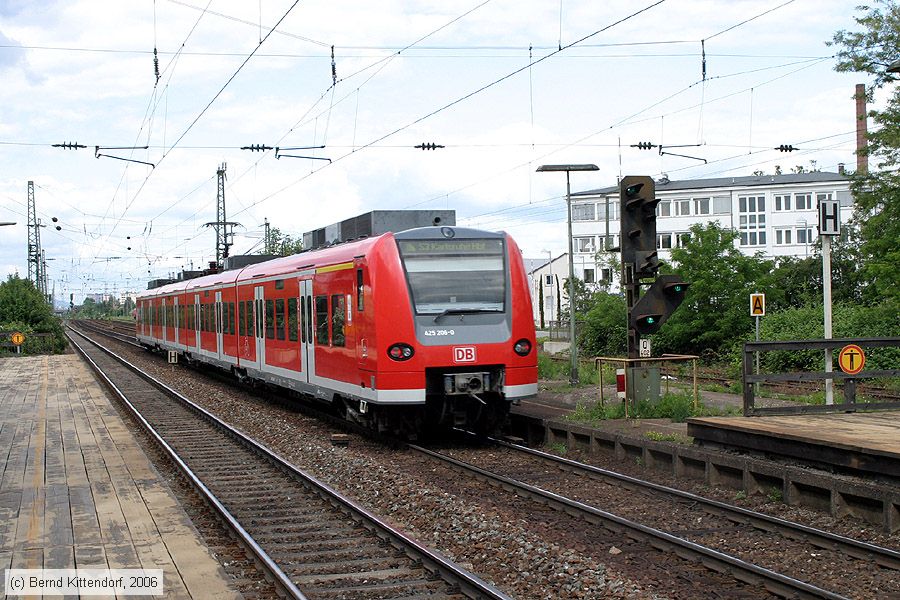 Deutsche Bahn - S-Bahn Rhein Neckar - 425206-0
/ Bild: db4252060_bk0606020132.jpg