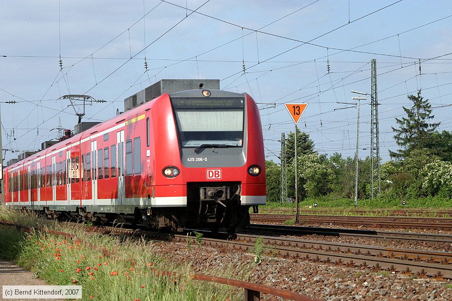 Deutsche Bahn - S-Bahn Rhein Neckar - 425206-0
/ Bild: db4252060_bk0705180088.jpg
