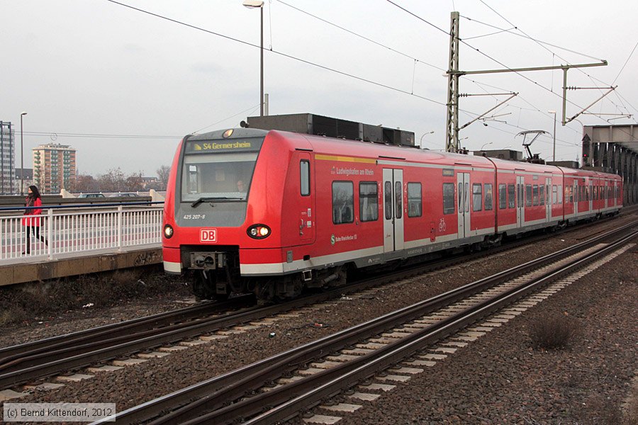 Deutsche Bahn - 425207-8
/ Bild: db4252078_bk1201180010.jpg