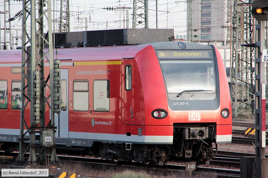 Deutsche Bahn - 425207-8
/ Bild: db4252078_bk1204020008.jpg