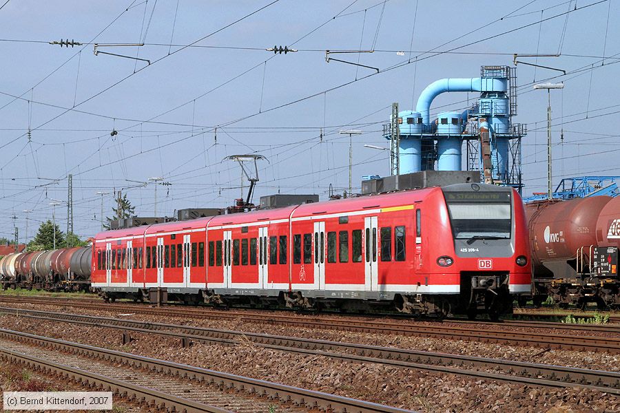 Deutsche Bahn - S-Bahn Rhein Neckar - 425209-4
/ Bild: db4252094_bk0705180071.jpg