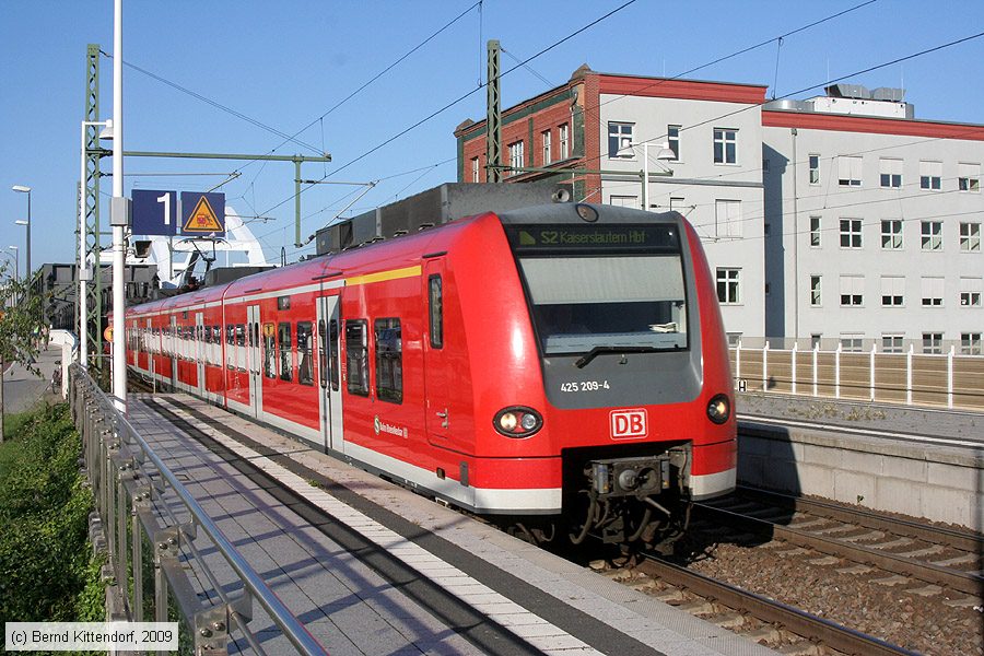 Deutsche Bahn - S-Bahn Rhein Neckar - 425209-4
/ Bild: db4252094_bk0908010022.jpg