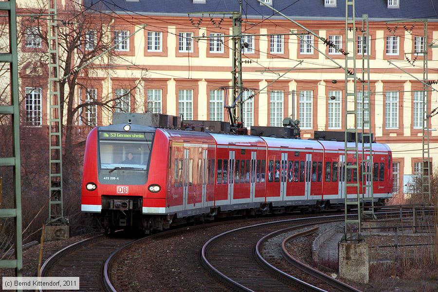 Deutsche Bahn - S-Bahn Rhein Neckar - 425209-4
/ Bild: db4252094_bk1102080101.jpg