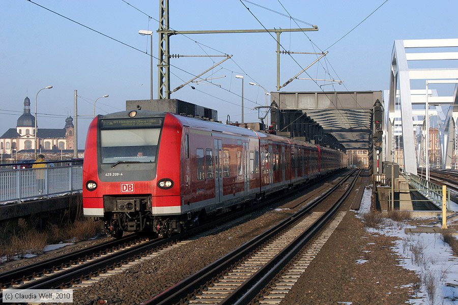 Deutsche Bahn - S-Bahn Rhein Neckar - 425209-4
/ Bild: db4252094_cw1002160048.jpg