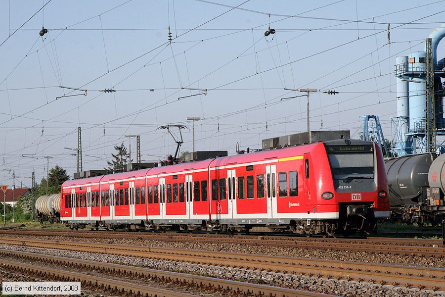 Deutsche Bahn - S-Bahn Rhein Neckar - 425210-2
/ Bild: db4252102_bk0805080040.jpg