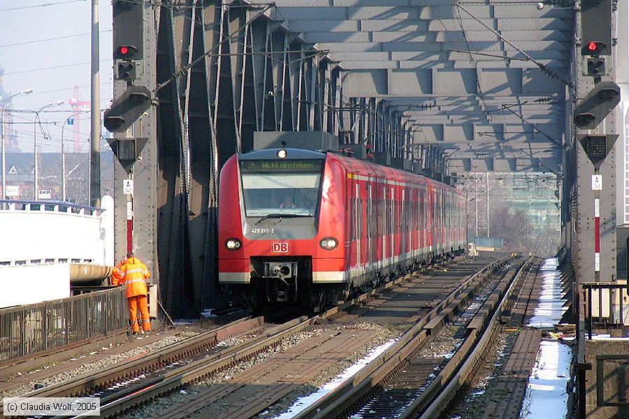 Deutsche Bahn - S-Bahn Rhein Neckar - 425210-2
/ Bild: db4252102_cw007800.jpg