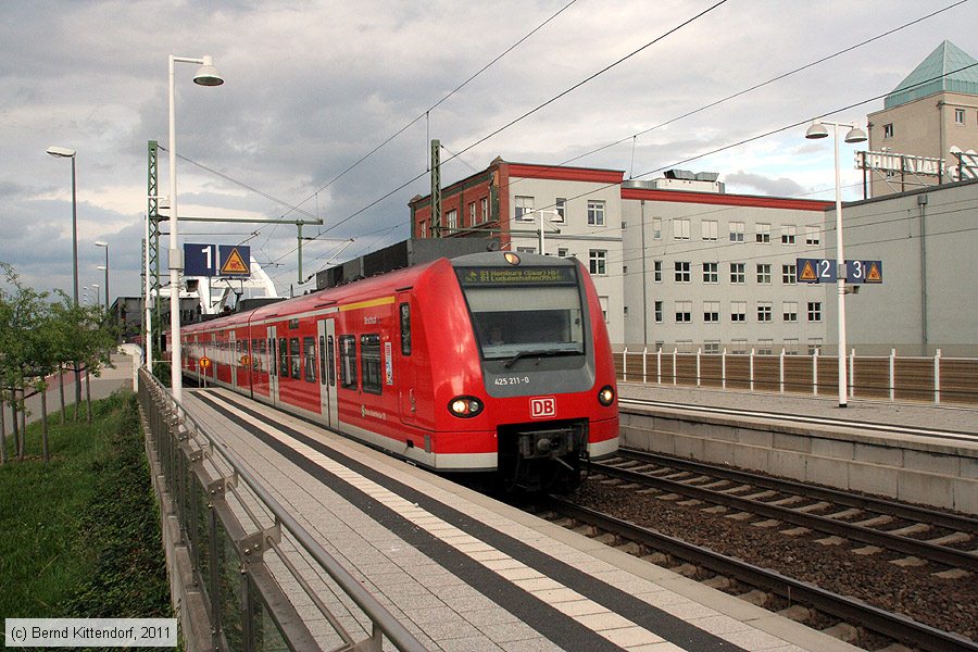 Deutsche Bahn - S-Bahn Rhein Neckar - 425211-0
/ Bild: db4252110_bk1107230101.jpg