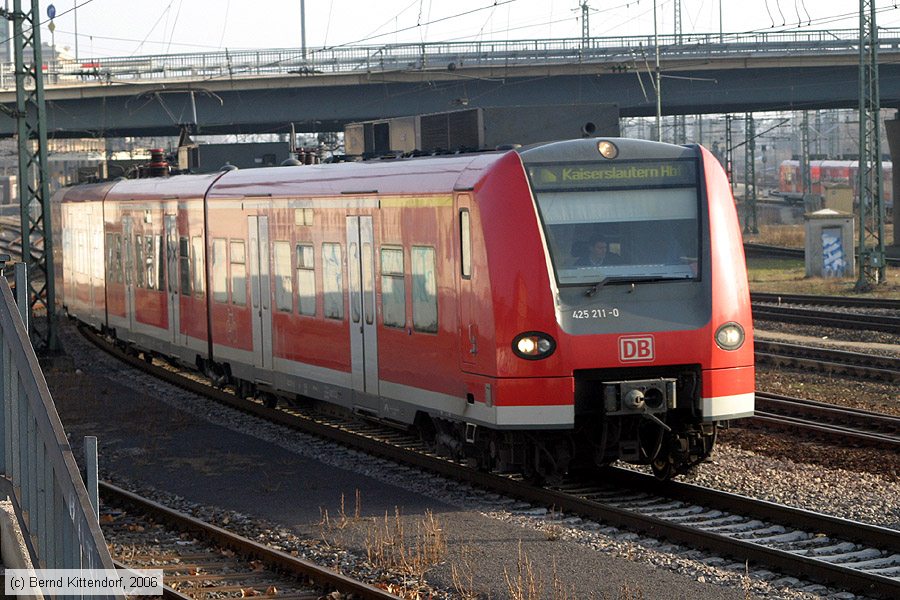 Deutsche Bahn - S-Bahn Rhein Neckar - 425211-0
/ Bild: db4252110_e0025870.jpg