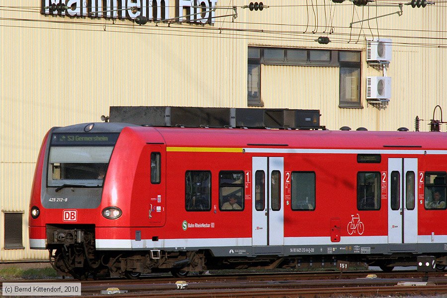 Deutsche Bahn - S-Bahn Rhein Neckar - 425212-8
/ Bild: db4252128_bk1004210064.jpg