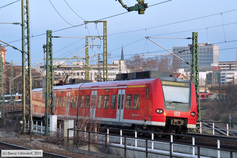 Deutsche Bahn - S-Bahn Rhein Neckar - 425212-8
/ Bild: db4252128_bk1102080096.jpg