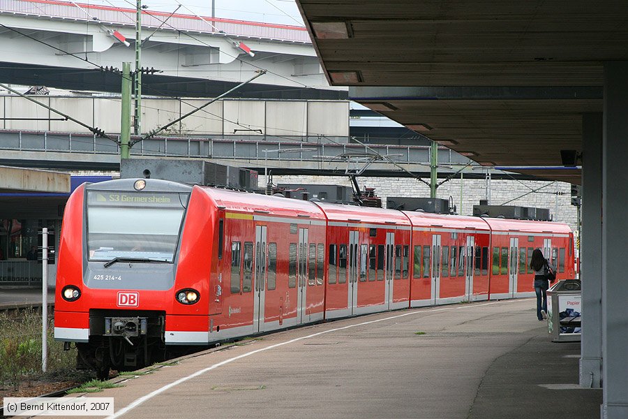 Deutsche Bahn - S-Bahn Rhein Neckar - 425214-4
/ Bild: db4252144_bk0709290044.jpg