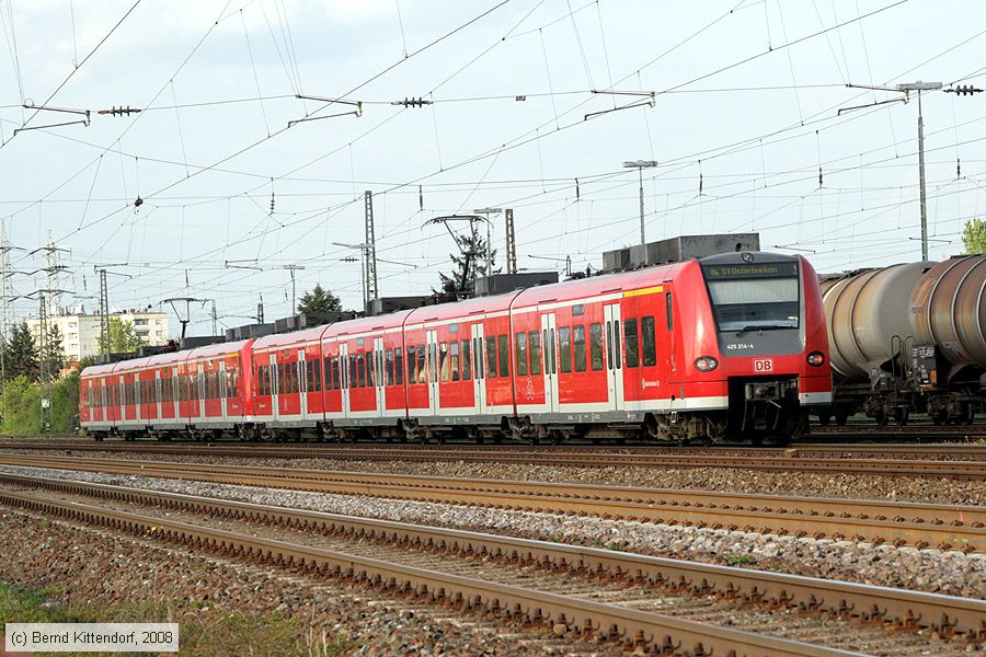 Deutsche Bahn - S-Bahn Rhein Neckar - 425214-4
/ Bild: db4252144_bk0804240011.jpg