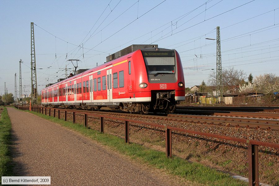 Deutsche Bahn - S-Bahn Rhein Neckar - 425214-4
/ Bild: db4252144_bk0904090048.jpg
