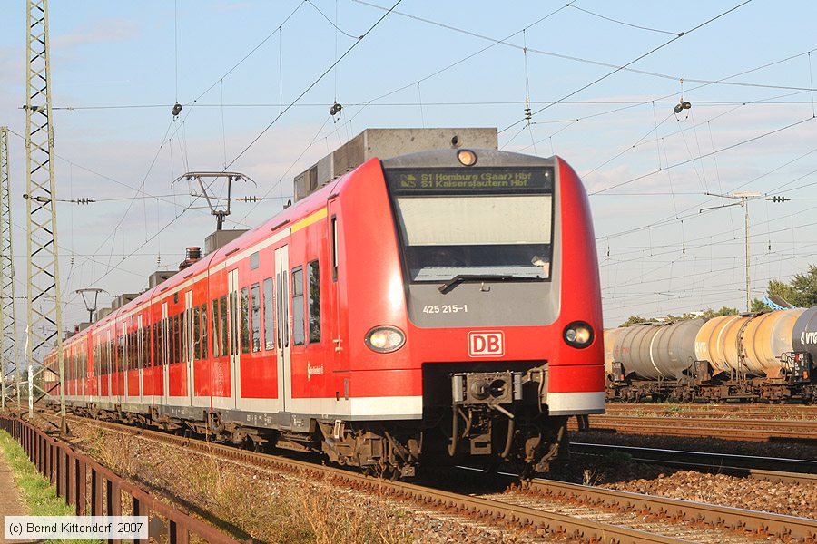 Deutsche Bahn - 425215-1
/ Bild: db4252151_bk0709200018.jpg Deutsche Bahn - 425215-1
/ Bild: db4252151_bk0709200018.jpg