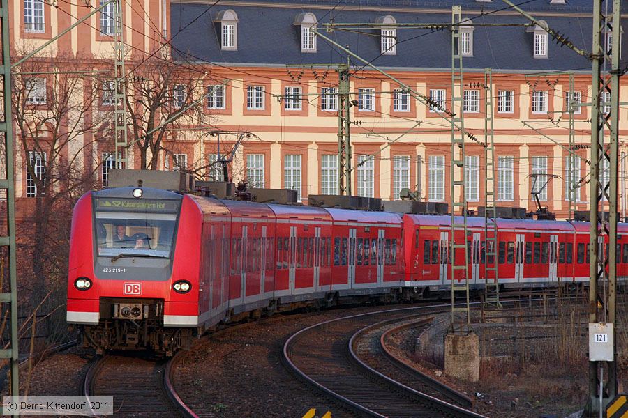 Deutsche Bahn - 425215-1
/ Bild: db4252151_bk1102080088.jpg Deutsche Bahn - 425215-1
/ Bild: db4252151_bk1102080088.jpg