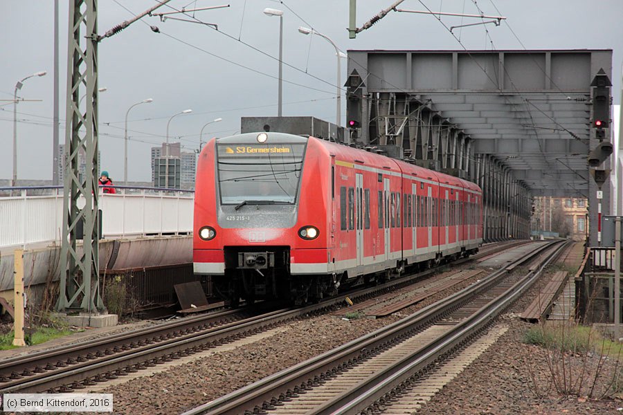 Deutsche Bahn - 425215-1
/ Bild: db4252151_bk1601150004.jpg