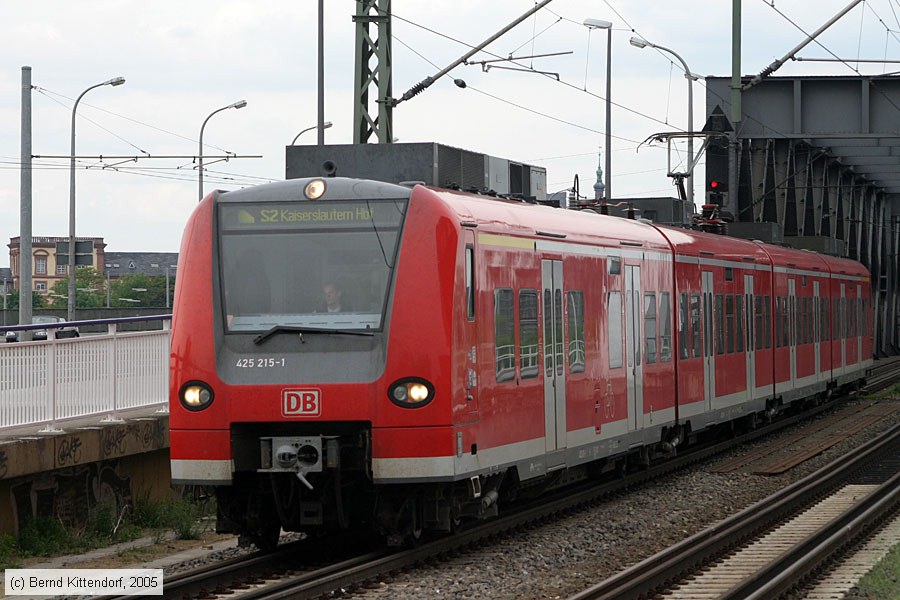 Deutsche Bahn - 425215-1
/ Bild: db4252151_e0018772.jpg