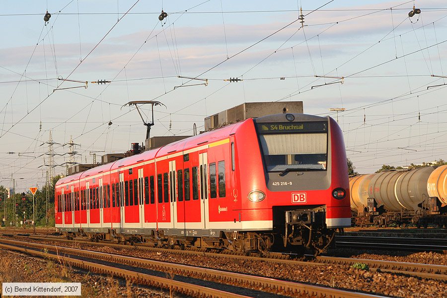 Deutsche Bahn - S-Bahn Rhein Neckar - 425216-9
/ Bild: db4252169_bk0709200040.jpg