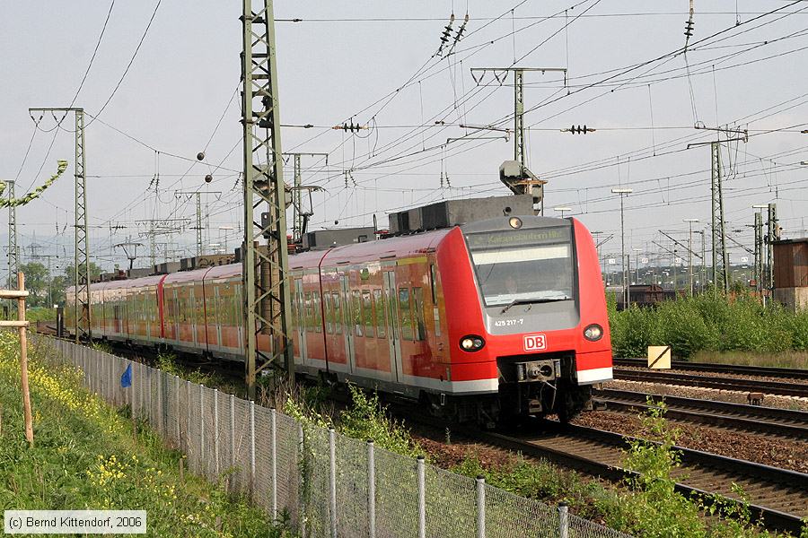 Deutsche Bahn - S-Bahn Rhein Neckar - 425217-7
/ Bild: db4252177_bk0605090075.jpg