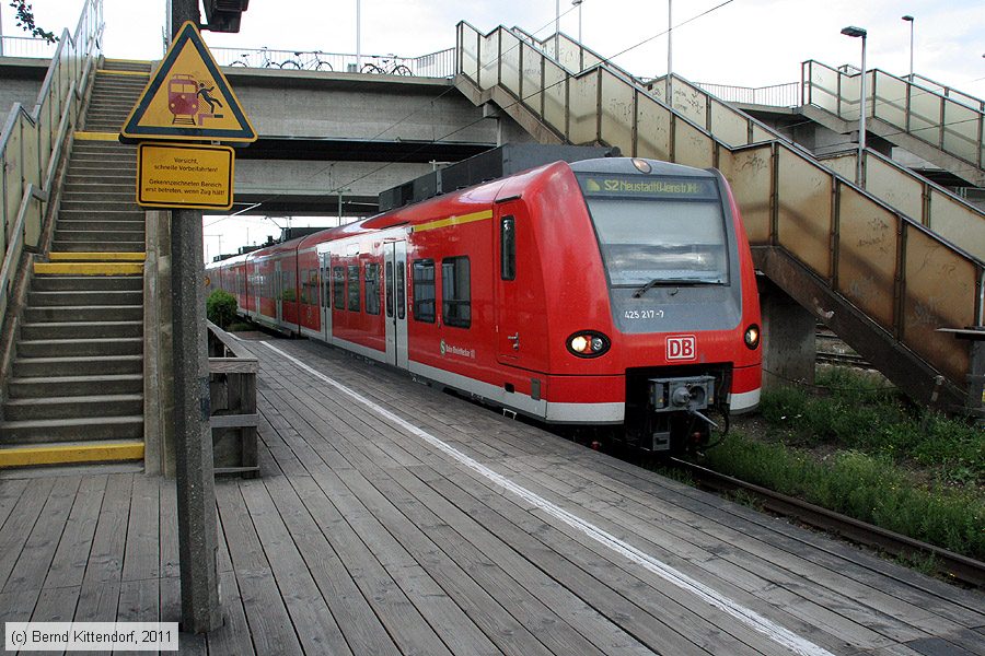 Deutsche Bahn - S-Bahn Rhein Neckar - 425217-7
/ Bild: db4252177_bk1107230061.jpg