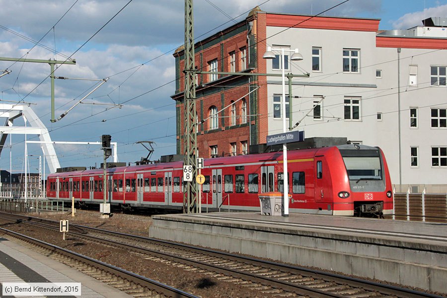 Deutsche Bahn - S-Bahn Rhein Neckar - 425217-7
/ Bild: db4252177_bk1504050023.jpg