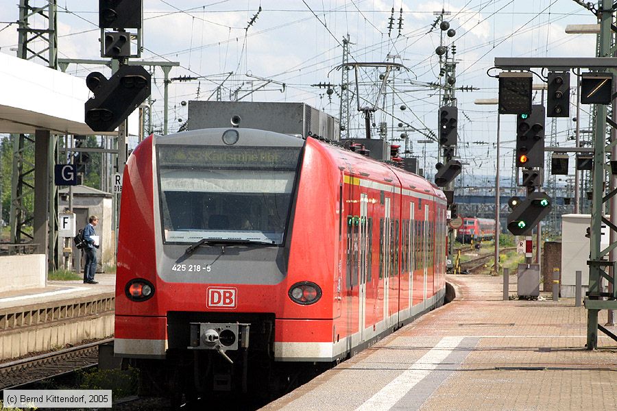 Deutsche Bahn - S-Bahn Rhein Neckar - 425218-5
/ Bild: db4252185_e0018335.jpg