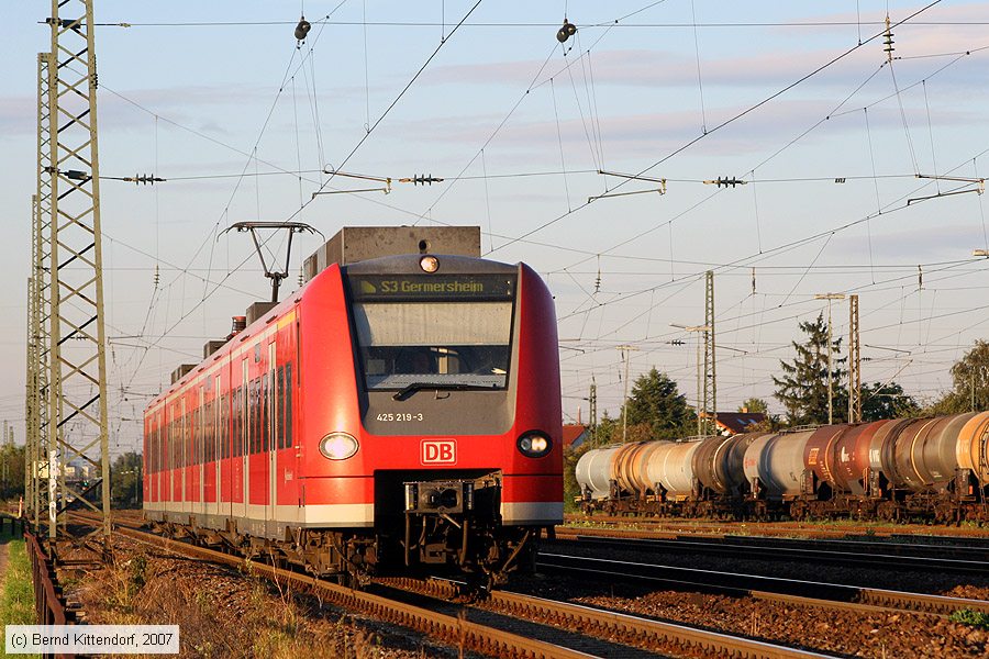 Deutsche Bahn - 425219-3
/ Bild: db4252193_bk0709200039.jpg
