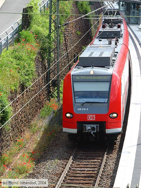 Deutsche Bahn - 425219-3
/ Bild: db4252193_e0004278.jpg Deutsche Bahn - 425219-3
/ Bild: db4252193_e0004278.jpg