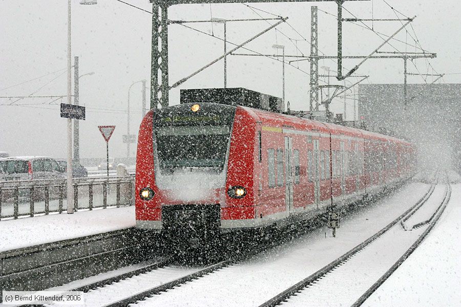 Deutsche Bahn - 425220-1
/ Bild: db4252201_bk0603030079.jpg