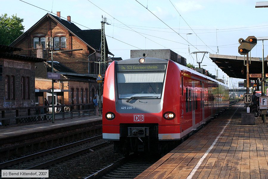 Deutsche Bahn - 425220-1
/ Bild: db4252201_bk0705180131.jpg