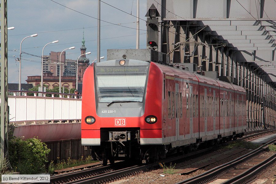 Deutsche Bahn - 425220-1
/ Bild: db4252201_bk1207160003.jpg