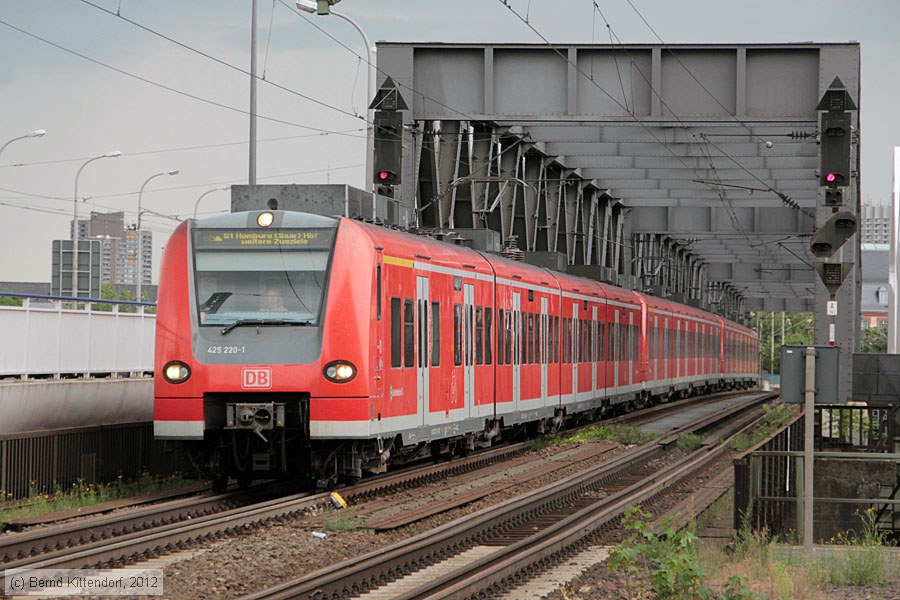 Deutsche Bahn - 425220-1
/ Bild: db4252201_bk1207200142.jpg