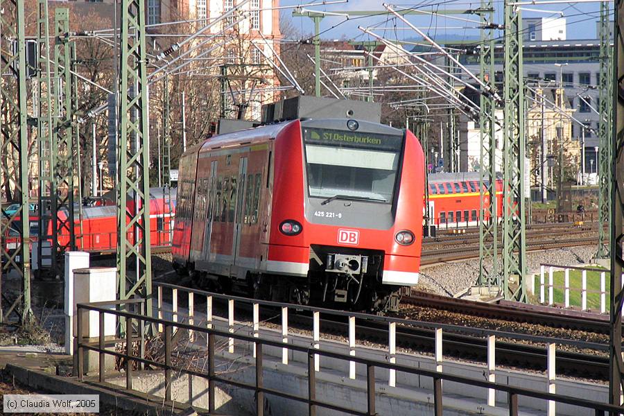Deutsche Bahn - 425221-9
/ Bild: db4252219_cw006615.jpg