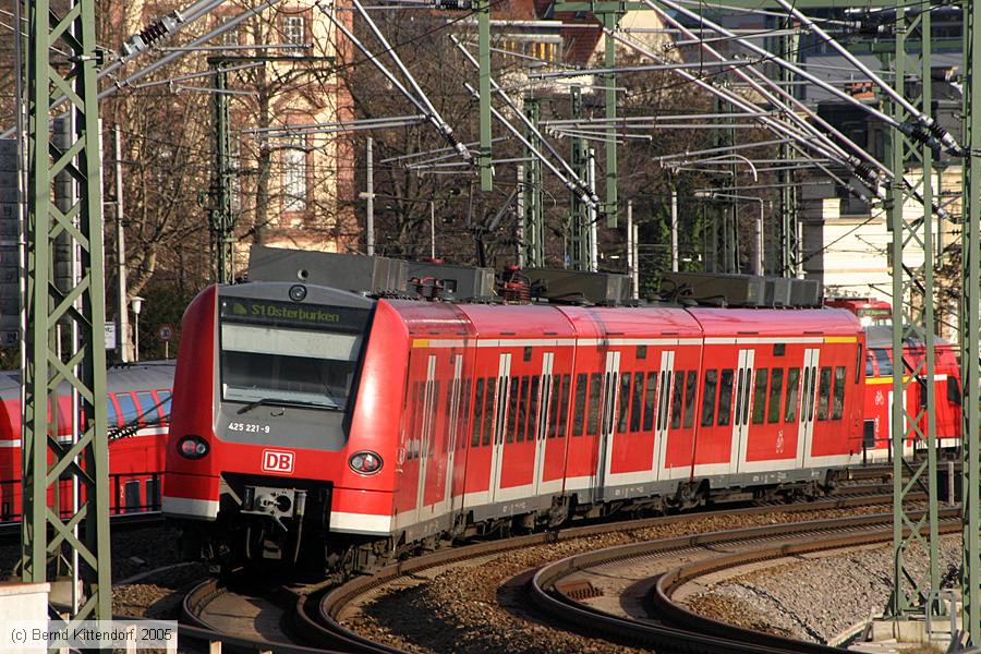 Deutsche Bahn - 425221-9
/ Bild: db4252219_e0012949.jpg